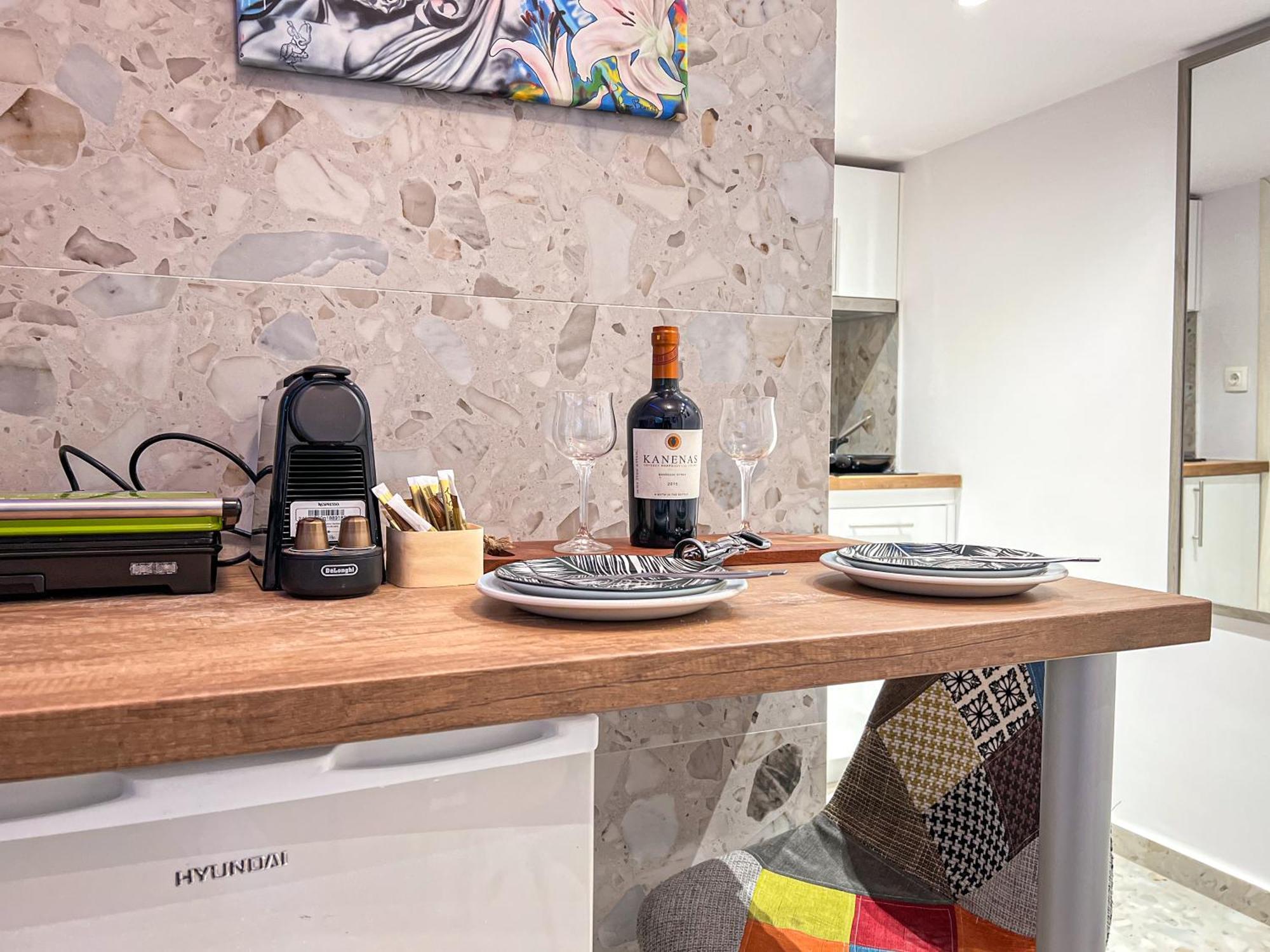 Apartment Daidalos Welcome Downtown Loft - Explore Center By Foot - Close To Arch Of Galerius